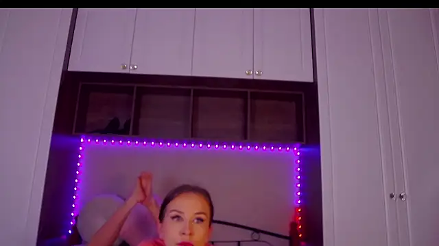 ArielEvans online show from 13, 7, 2026