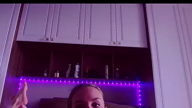 ArielEvans online show from 29, 7, 2026