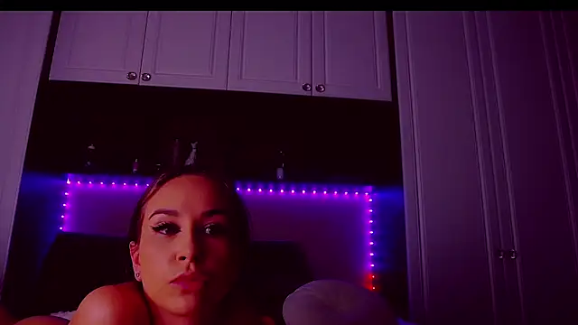 ArielEvans online show from 7, 8, 2026