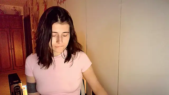 Snapshot of KristinaScott chatting on 4, 2, 2026 KristinaScott online show from 4, 2, 2026