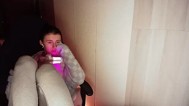 Snapshot of KristinaScott chatting on 10, 3, 2026 KristinaScott online show from 10, 3, 2026