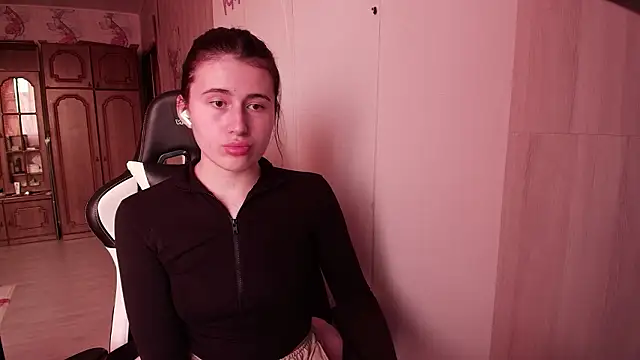 Snapshot of KristinaScott chatting on 11, 3, 2026 KristinaScott online show from 11, 3, 2026