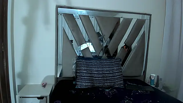 anisha zambrano online show from 16, 1, 2026