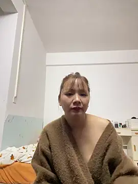 yiyi0316 online show from 4, 12, 2025