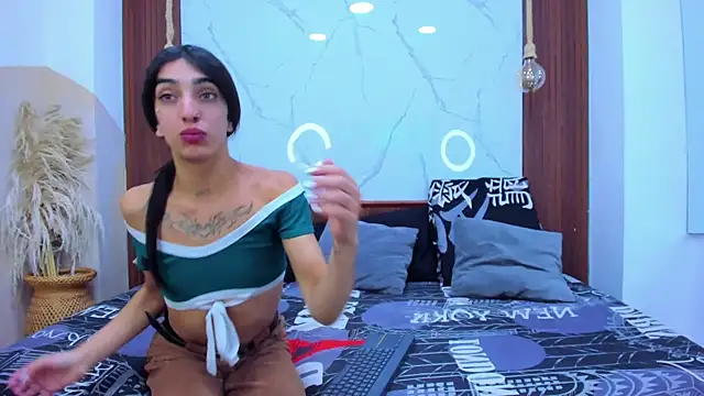 Loversinfire2 online show from 22, 7, 2026