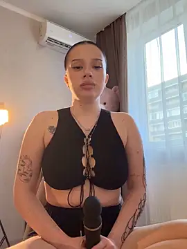 Snapshot of dawnbeforesunset chatting on 17, 11, 2025 dawnbeforesunset online show from 17, 11, 2025