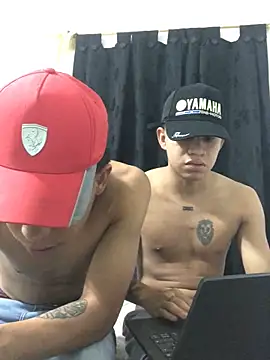 Snapshot of clousth chatting on 17, 11, 2025 clousth online show from 17, 11, 2025