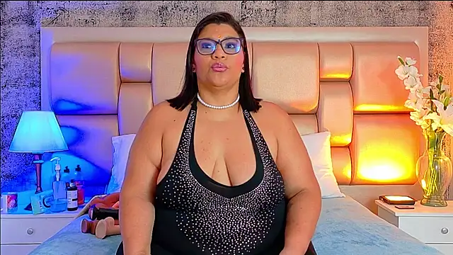 SelennaCooper online show from 7, 7, 2026