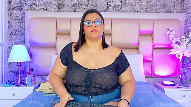 SelennaCooper online show from 1, 8, 2026