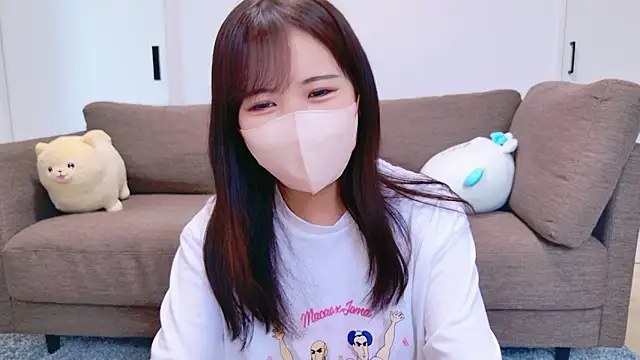 Nemu chan  online show from 28, 4, 2026