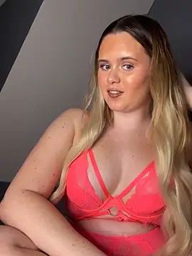 Snapshot of Blonde_Bunny chatting on 22, 11, 2025 Blonde Bunny online show from 22, 11, 2025