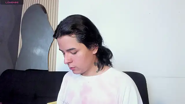 Snapshot of Angel-umbra chatting on 6, 1, 2026 Angel-umbra online show from 6, 1, 2026