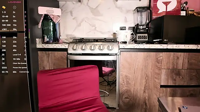 latinbitch online show from 15, 7, 2026