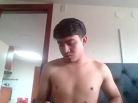 Snapshot of augustboyy chatting on 17, 11, 2025 augustboyy online show from 17, 11, 2025