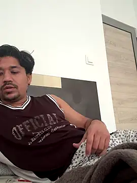 Snapshot of Jhonneeey chatting on 17, 11, 2025 Jhonneeey online show from 17, 11, 2025