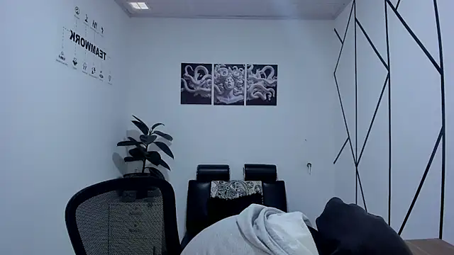 James Adams 01 online show from 4, 12, 2025