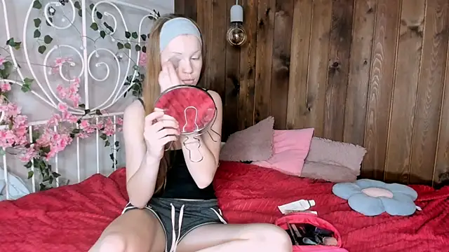 KarieBowery online show from 18, 12, 2025