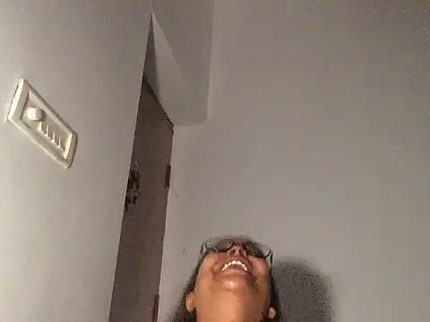 raveena hot online show from 16, 12, 2025