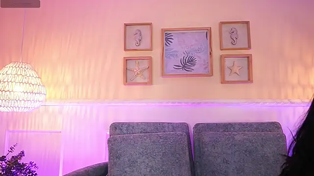 MeganLowell online show from 28, 4, 2026