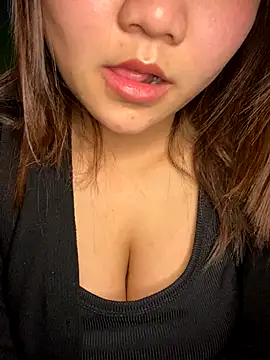 Snapshot of Sunset-yll chatting on 6, 1, 2026 Sunset-yll online show from 6, 1, 2026