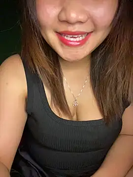 Snapshot of Sunset-yll chatting on 4, 3, 2026 Sunset-yll online show from 4, 3, 2026