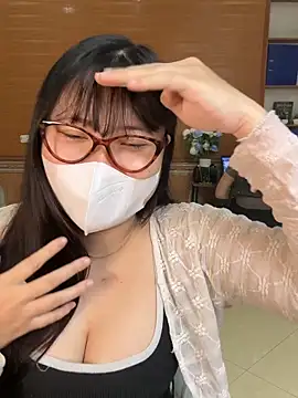 Snapshot of hide_from_colleagues chatting on 27, 2, 2026 hide from colleagues online show from 27, 2, 2026