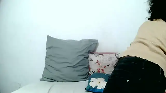 BrunetteNaomi8 online show from 6, 5, 2026
