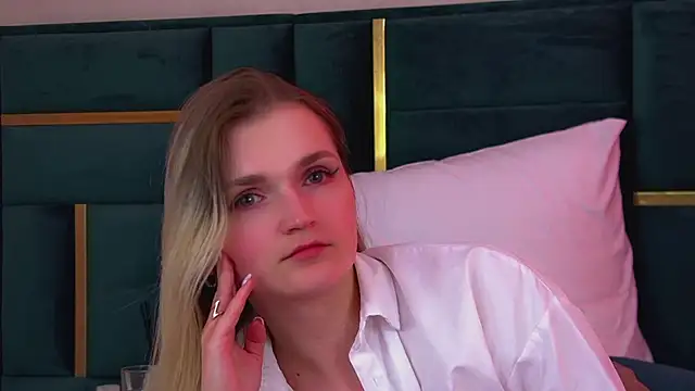 AnnyRaii online show from 8, 3, 2026