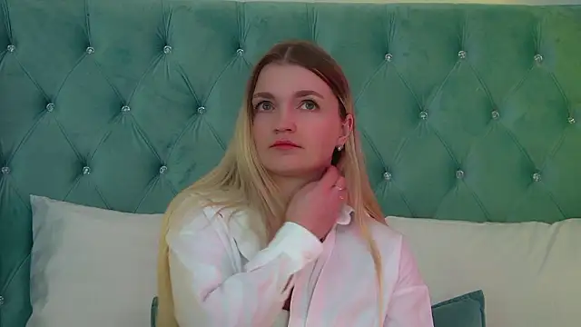 AnnyRaii online show from 18, 3, 2026