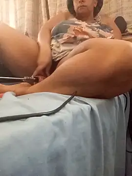 Snapshot of LaReineCleo chatting on 14, 2, 2026 LaReineCleo online show from 14, 2, 2026