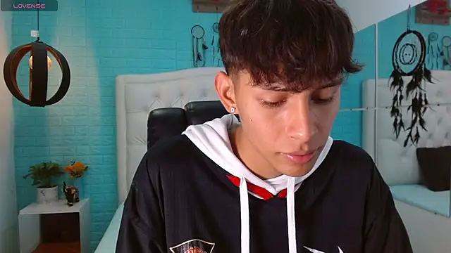 Snapshot of DraxBlade09 chatting on 28, 11, 2025 DraxBlade09 online show from 28, 11, 2025