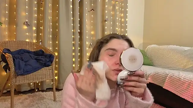 Snapshot of RozanneJordan chatting on 18, 2, 2026 RozanneJordan online show from 18, 2, 2026