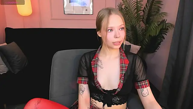 lucy loy online show from 17, 5, 2026