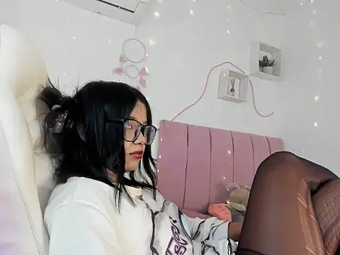 Luna lexy04 online show from 2, 5, 2026