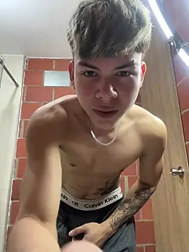 Snapshot of Handsome_boys69 chatting on 10, 1, 2026 Handsome boys69 online show from 10, 1, 2026