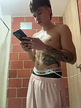 Snapshot of Handsome_boys69 chatting on 7, 2, 2026 Handsome boys69 online show from 7, 2, 2026