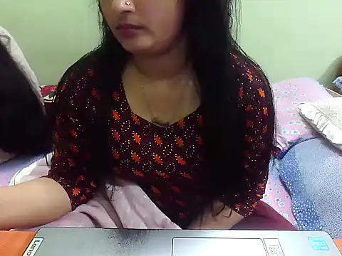 TwinRose2000 online show from 11, 1, 2026