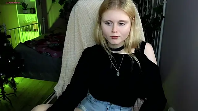 AnoraAmore online show from 14, 12, 2025