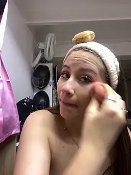 MiaWhiteBunny online show from 2, 5, 2026