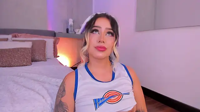 Snapshot of cleo_johnson chatting on 8, 3, 2026 cleo johnson online show from 8, 3, 2026