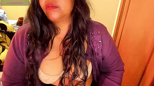 ebonycamelia online show from 5, 8, 2026