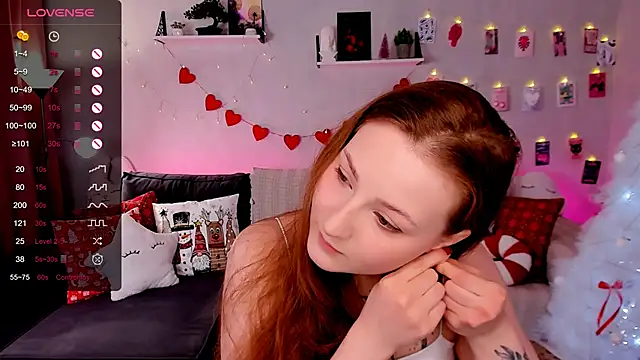 Snapshot of velvet_cherry_ chatting on 21, 12, 2025 velvet cherry online show from 21, 12, 2025