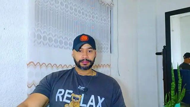 Snapshot of musclehetero chatting on 4, 7, 2026 musclehetero online show from 4, 7, 2026