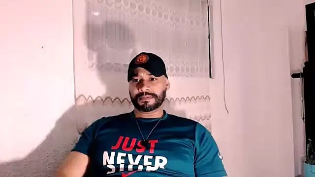 Snapshot of musclehetero chatting on 5, 7, 2026 musclehetero online show from 5, 7, 2026