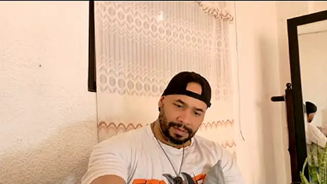 Snapshot of musclehetero chatting on 24, 7, 2026 musclehetero online show from 24, 7, 2026