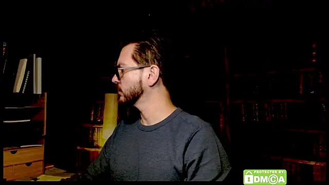 Snapshot of justshutupandwatch chatting on 18, 12, 2025 justshutupandwatch online show from 18, 12, 2025