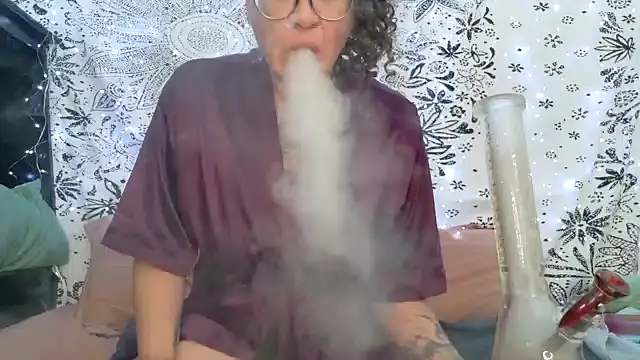 Snapshot of sareberr420 chatting on 4, 2, 2026 sareberr420 online show from 4, 2, 2026