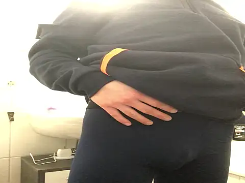 Snapshot of Spielzeugtwink chatting on 17, 12, 2025 Spielzeugtwink online show from 17, 12, 2025