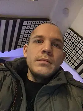 Snapshot of Spielzeugtwink chatting on 13, 3, 2026 Spielzeugtwink online show from 13, 3, 2026