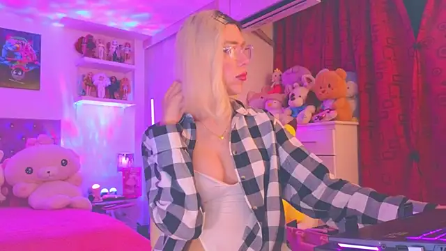 MadamBarbiee online show from 28, 11, 2025